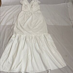 Elegant White Maxi Dress